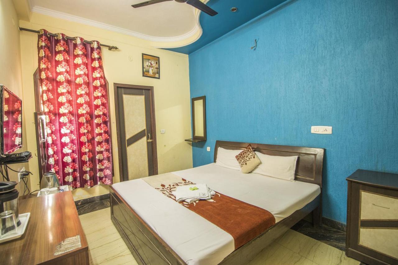 Hotel Bajaj Inn Dehradun Ngoại thất bức ảnh