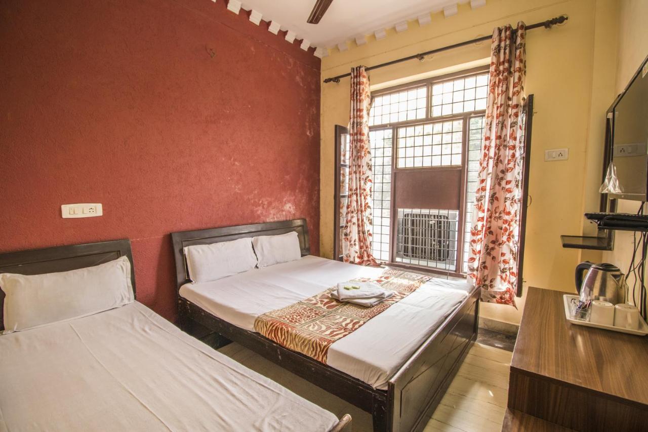 Hotel Bajaj Inn Dehradun Ngoại thất bức ảnh